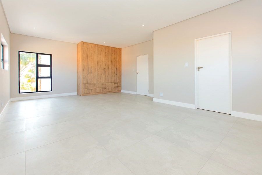 5 Bedroom Property for Sale in Myburgh Park Western Cape